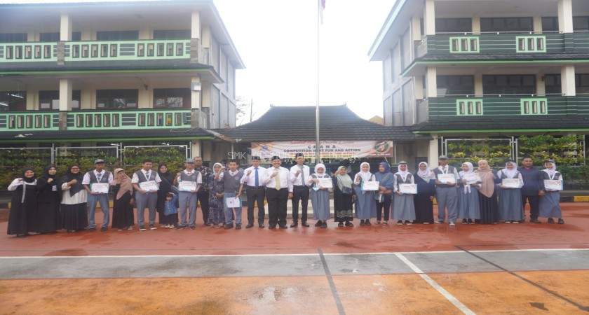 Wow Keren,,,!!! Penyerahan Beasiswa Prestasi Akademik Dan Non Akademik