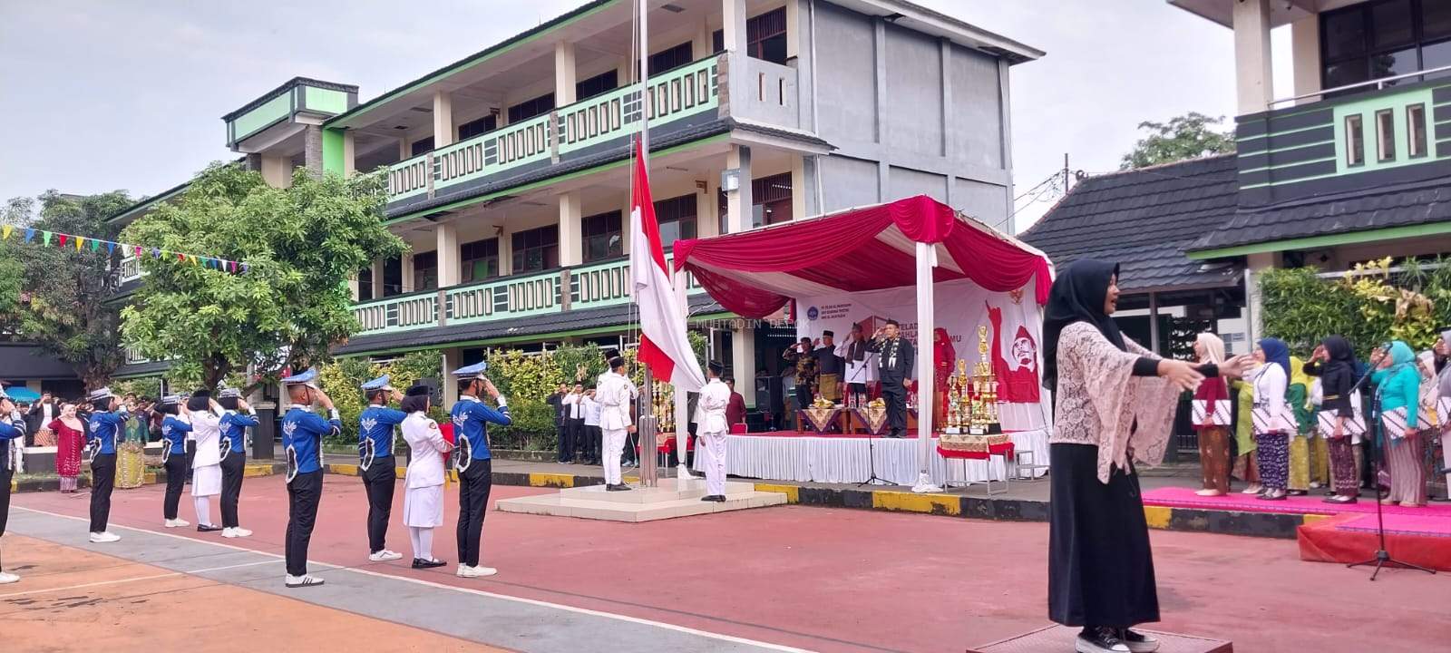 MENELADANI SEMANGAT PEJUANG BANGSA, LEWAT PRESTASI DAN KARYA NYATA SISWA SISWI SMK AL-MUHTADIN DALAM MEMPERINGATI HARI PAHLAWAN TAHUN 2024